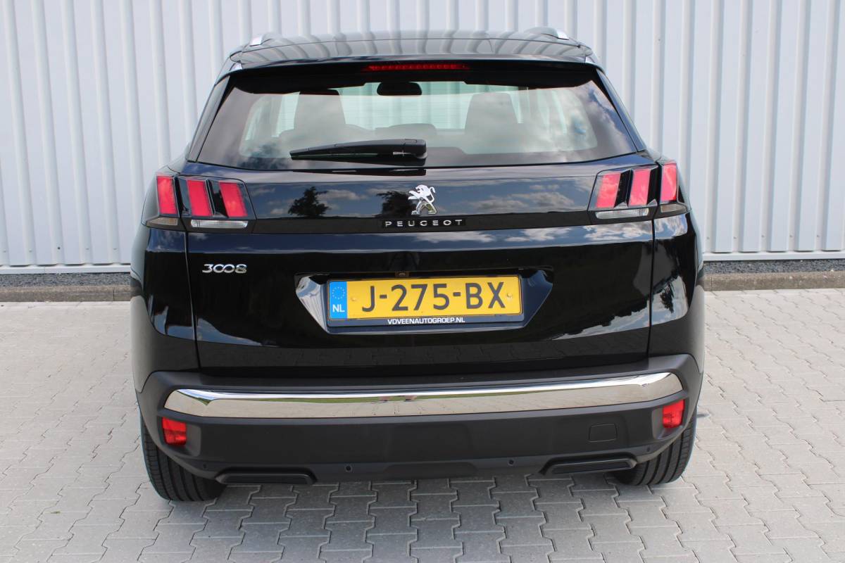 Peugeot 3008 Peugeot 3008 1.2 PureTech Active Avantage | Incl. 12 maanden garantie | Nieuwe distributieriem + beurt | Apple carplay/Android auto | Trekhaak afneembaar | Cruise control | Parkeercamera | Navigatie | Climate control | DAB radio | 100% onderhouden |