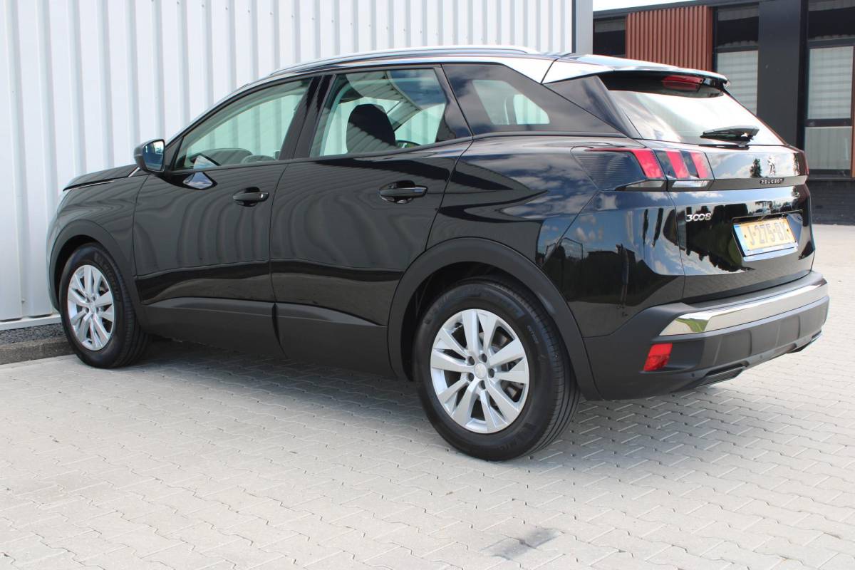 Peugeot 3008 Peugeot 3008 1.2 PureTech Active Avantage | Incl. 12 maanden garantie | Nieuwe distributieriem + beurt | Apple carplay/Android auto | Trekhaak afneembaar | Cruise control | Parkeercamera | Navigatie | Climate control | DAB radio | 100% onderhouden |