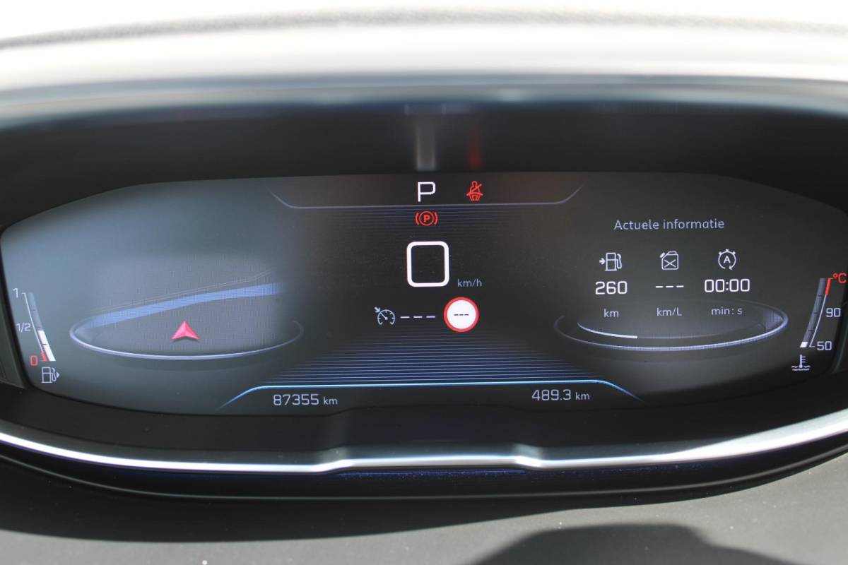 Peugeot 3008 Peugeot 3008 1.2 PureTech Active Avantage | Incl. 12 maanden garantie | Nieuwe distributieriem + beurt | Apple carplay/Android auto | Trekhaak afneembaar | Cruise control | Parkeercamera | Navigatie | Climate control | DAB radio | 100% onderhouden |
