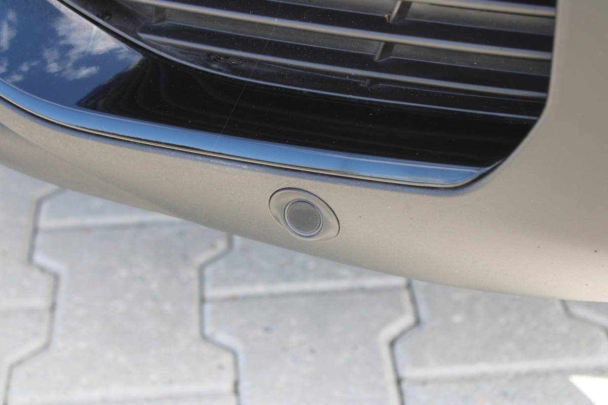 Peugeot 3008 Peugeot 3008 1.2 PureTech Active Avantage | Incl. 12 maanden garantie | Nieuwe distributieriem + beurt | Apple carplay/Android auto | Trekhaak afneembaar | Cruise control | Parkeercamera | Navigatie | Climate control | DAB radio | 100% onderhouden |
