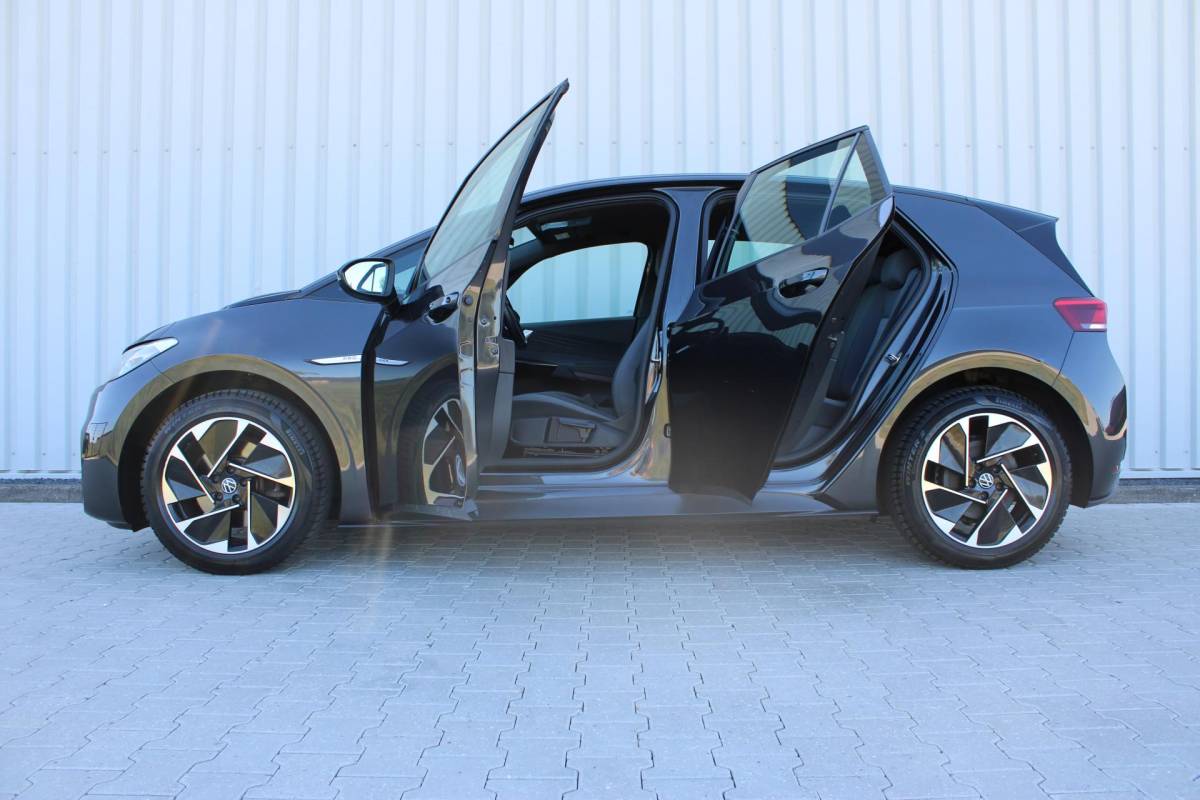 Volkswagen ID.3 Volkswagen ID.3 Pro 58 kWh | Incl. 12 maanden garantie | SOH 91% | Apple carplay/Android auto | Stoel/stuurverwarming | Standkachel | Navigatie | DAB radio | Adaptieve cruise control |