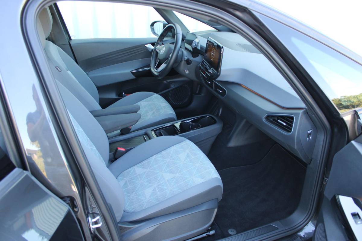 Volkswagen ID.3 Volkswagen ID.3 Pro 58 kWh | Incl. 12 maanden garantie | SOH 91% | Apple carplay/Android auto | Stoel/stuurverwarming | Standkachel | Navigatie | DAB radio | Adaptieve cruise control |