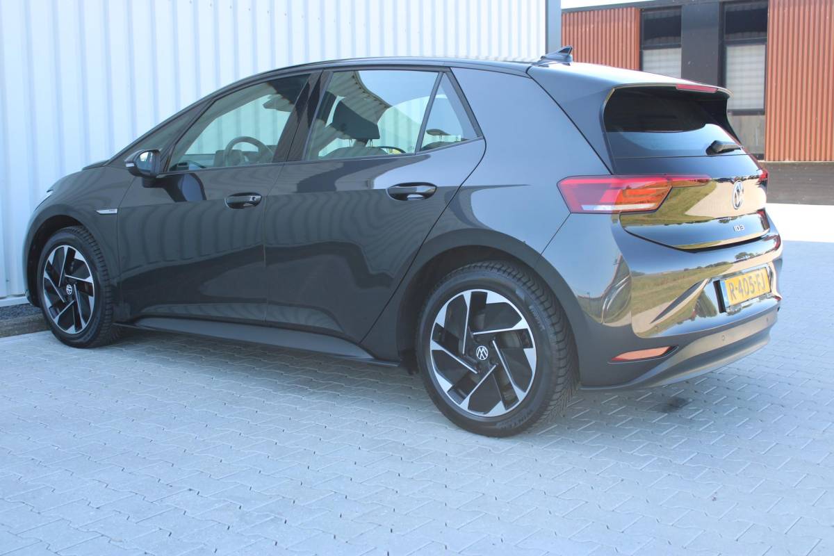 Volkswagen ID.3 Volkswagen ID.3 Pro 58 kWh | Incl. 12 maanden garantie | SOH 91% | Apple carplay/Android auto | Stoel/stuurverwarming | Standkachel | Navigatie | DAB radio | Adaptieve cruise control |