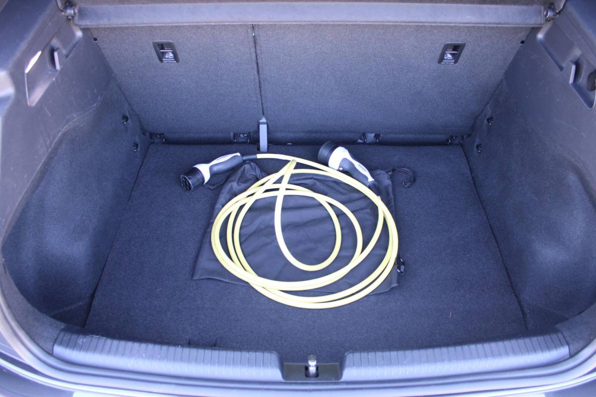 Volkswagen ID.3 Volkswagen ID.3 Pro 58 kWh | Incl. 12 maanden garantie | SOH 91% | Apple carplay/Android auto | Stoel/stuurverwarming | Standkachel | Navigatie | DAB radio | Adaptieve cruise control |
