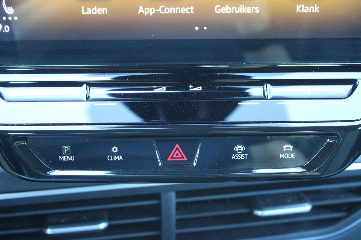 Volkswagen ID.3 Volkswagen ID.3 Pro 58 kWh | Incl. 12 maanden garantie | SOH 91% | Apple carplay/Android auto | Stoel/stuurverwarming | Standkachel | Navigatie | DAB radio | Adaptieve cruise control |