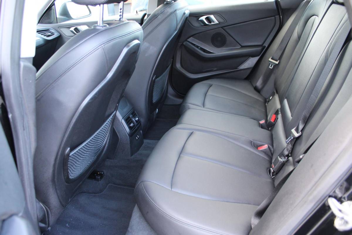 BMW 2 Serie BMW 2-serie Gran Coupé 218i Business Edition | Incl. 12 maanden garantie | Cruise control | Climate control | Parkeersensoren | Apple carplay/Android auto | Navigatie | DAB radio | Vol leder sportstoelen |