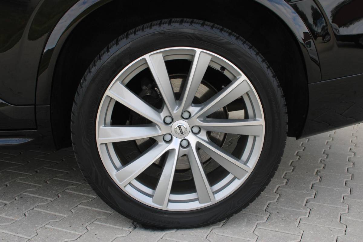 Volvo XC90 Volvo XC90 2.0 B5 AWD Inscription Intro Edition | Incl. 12 maanden garantie | 7 persoons | Adaptieve cruise control | Pilot assist | Bowers & Wilkins audio | Head-up display | Stoelverwarming/ventilatie | Stuurverwarming | Schuif/kantel dak | Trekhaak |
