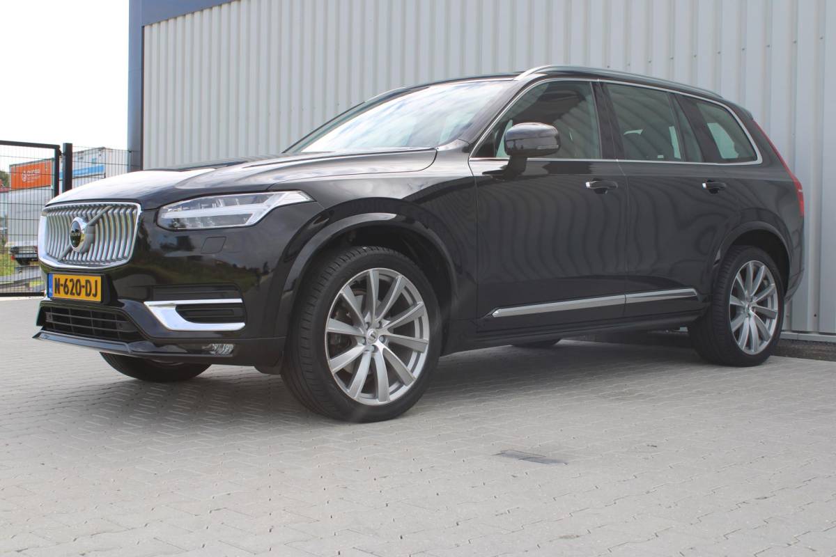 Volvo XC90 Volvo XC90 2.0 B5 AWD Inscription Intro Edition | Incl. 12 maanden garantie | 7 persoons | Adaptieve cruise control | Pilot assist | Bowers & Wilkins audio | Head-up display | Stoelverwarming/ventilatie | Stuurverwarming | Schuif/kantel dak | Trekhaak |