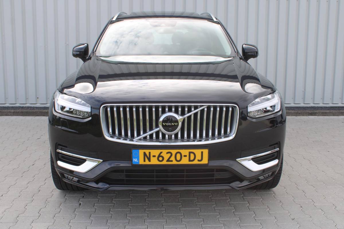 Volvo XC90 Volvo XC90 2.0 B5 AWD Inscription Intro Edition | Incl. 12 maanden garantie | 7 persoons | Adaptieve cruise control | Pilot assist | Bowers & Wilkins audio | Head-up display | Stoelverwarming/ventilatie | Stuurverwarming | Schuif/kantel dak | Trekhaak |