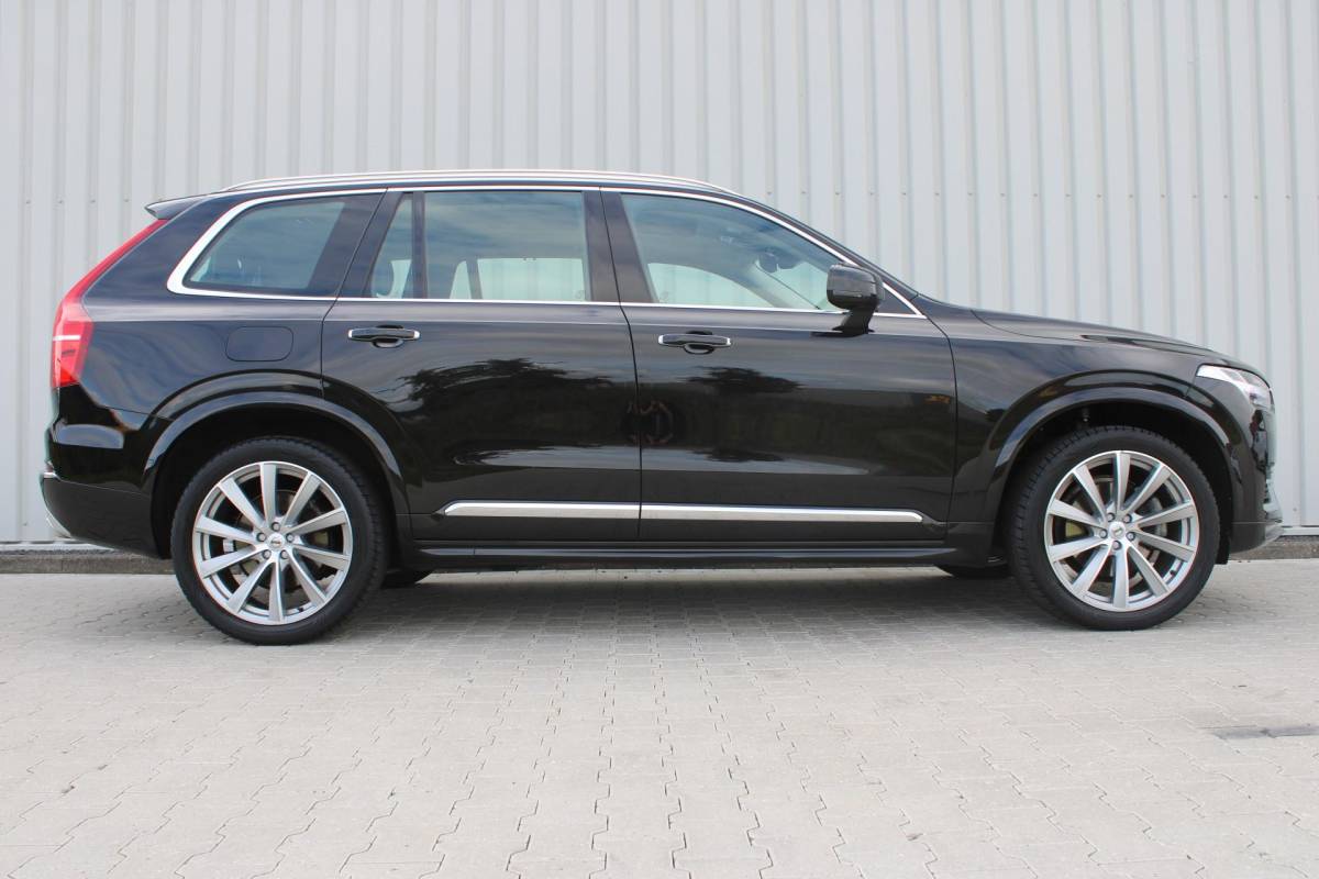 Volvo XC90 Volvo XC90 2.0 B5 AWD Inscription Intro Edition | Incl. 12 maanden garantie | 7 persoons | Adaptieve cruise control | Pilot assist | Bowers & Wilkins audio | Head-up display | Stoelverwarming/ventilatie | Stuurverwarming | Schuif/kantel dak | Trekhaak |