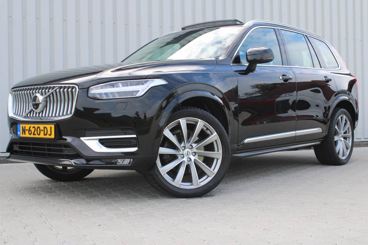 Volvo XC90 Volvo XC90 2.0 B5 AWD Inscription Intro Edition | Incl. 12 maanden garantie | 7 persoons | Adaptieve cruise control | Pilot assist | Bowers & Wilkins audio | Head-up display | Stoelverwarming/ventilatie | Stuurverwarming | Schuif/kantel dak | Trekhaak |