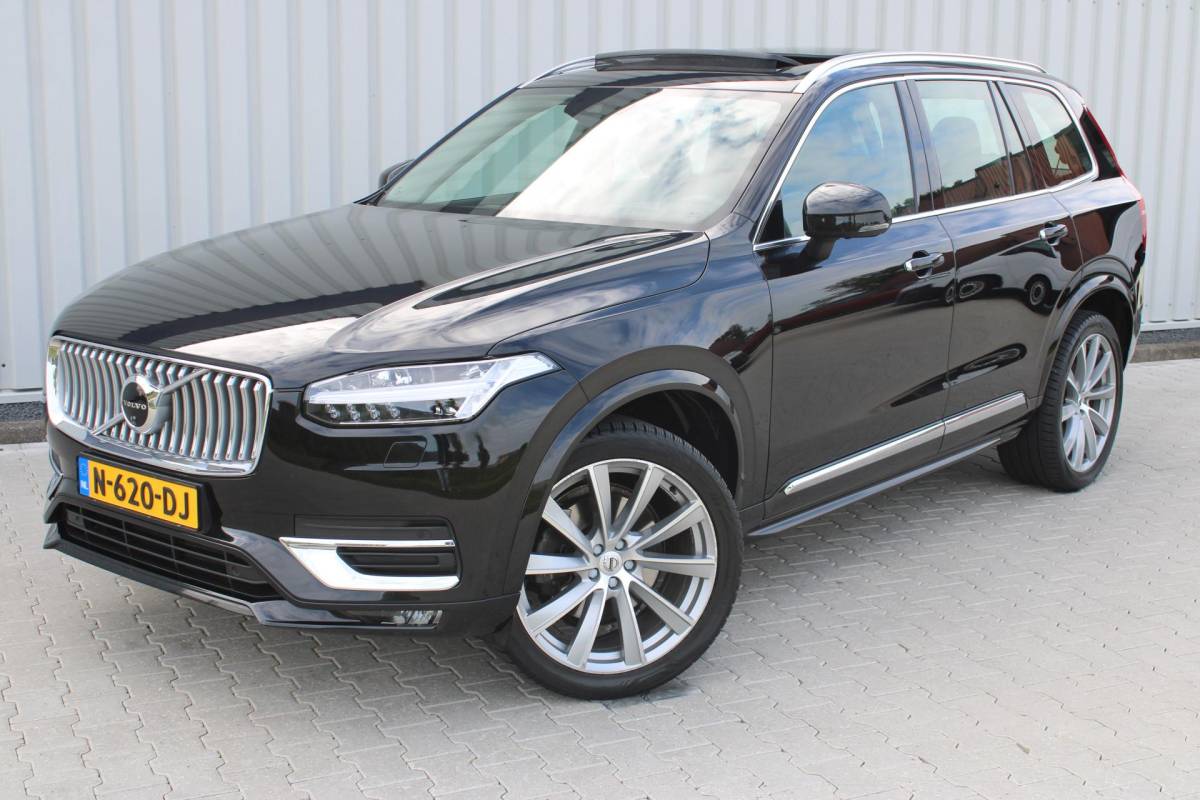Volvo XC90 Volvo XC90 2.0 B5 AWD Inscription Intro Edition | Incl. 12 maanden garantie | 7 persoons | Adaptieve cruise control | Pilot assist | Bowers & Wilkins audio | Head-up display | Stoelverwarming/ventilatie | Stuurverwarming | Schuif/kantel dak | Trekhaak |