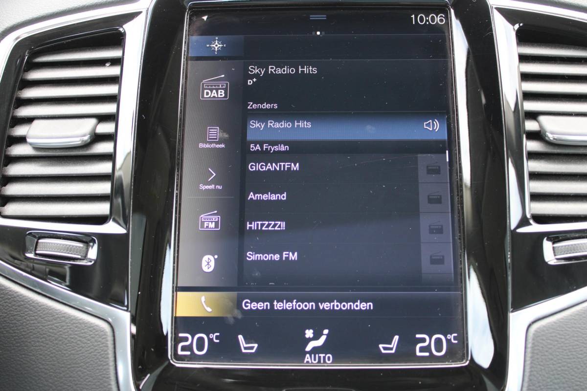 Volvo XC90 Volvo XC90 2.0 B5 AWD Inscription Intro Edition | Incl. 12 maanden garantie | 7 persoons | Adaptieve cruise control | Pilot assist | Bowers & Wilkins audio | Head-up display | Stoelverwarming/ventilatie | Stuurverwarming | Schuif/kantel dak | Trekhaak |
