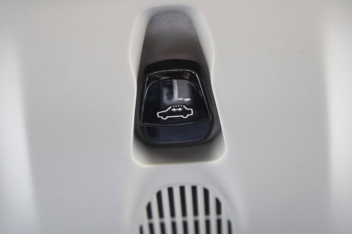 Volvo XC90 Volvo XC90 2.0 B5 AWD Inscription Intro Edition | Incl. 12 maanden garantie | 7 persoons | Adaptieve cruise control | Pilot assist | Bowers & Wilkins audio | Head-up display | Stoelverwarming/ventilatie | Stuurverwarming | Schuif/kantel dak | Trekhaak |