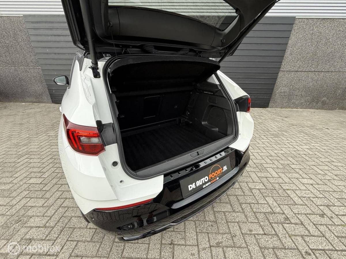 Opel Grandland Opel Grandland 1.2 Turbo GS Line Automaat Carplay/Winterpakket