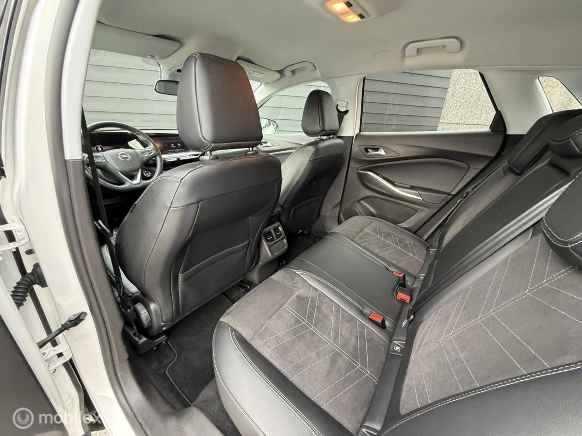 Opel Grandland Opel Grandland 1.2 Turbo GS Line Automaat Carplay/Winterpakket