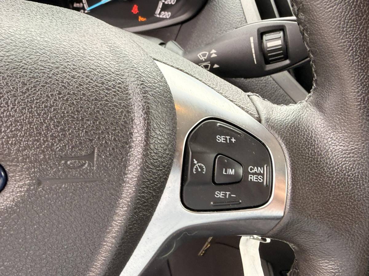 Ford Transit Courier Ford Transit Courier 1.5 TDCI Limited Duratorq S&S 100pk | Navigatie | Camera | Cruise control | Lichtmetalen velgen | Stoelverwarming | Reservewiel