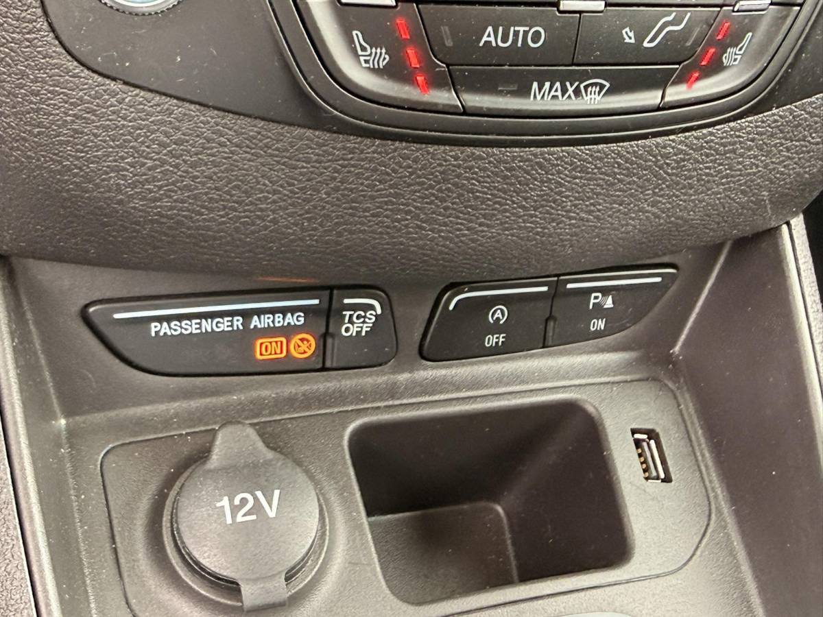 Ford Transit Courier Ford Transit Courier 1.5 TDCI Limited Duratorq S&S 100pk | Navigatie | Camera | Cruise control | Lichtmetalen velgen | Stoelverwarming | Reservewiel