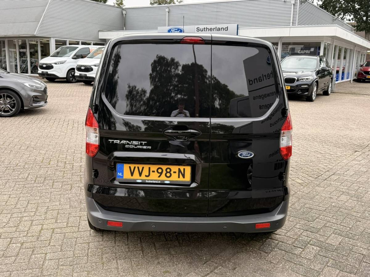 Ford Transit Courier Ford Transit Courier 1.5 TDCI Limited Duratorq S&S 100pk | Navigatie | Camera | Cruise control | Lichtmetalen velgen | Stoelverwarming | Reservewiel