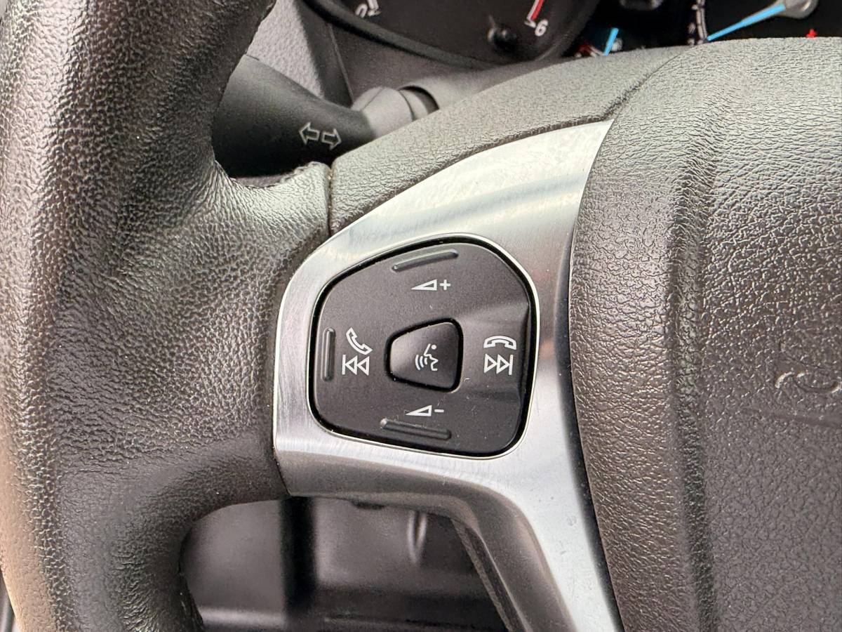 Ford Transit Courier Ford Transit Courier 1.5 TDCI Limited Duratorq S&S 100pk | Navigatie | Camera | Cruise control | Lichtmetalen velgen | Stoelverwarming | Reservewiel