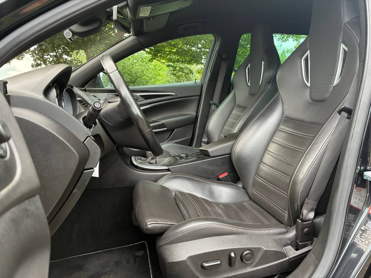 Opel Insignia Opel Insignia Sports Tourer 2.8 V6 T OPC 4×4 | Leder Recaro + Elk.Trekhaak + Elk.Klep Nu €9.975,-!!!