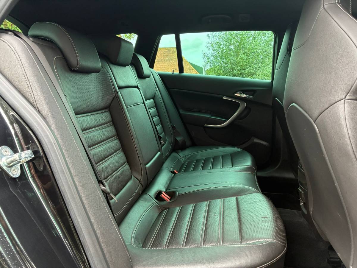 Opel Insignia Opel Insignia Sports Tourer 2.8 V6 T OPC 4×4 | Leder Recaro + Elk.Trekhaak + Elk.Klep Nu €9.975,-!!!
