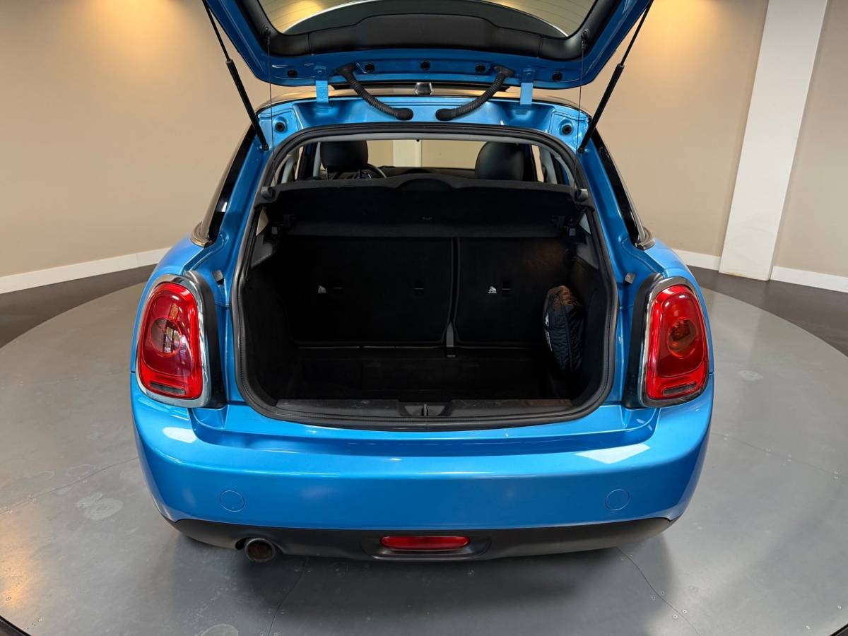 MINI 5-Deurs Mini 5-Deurs 1.5 Cooper Serious Business *Pano/Schuifdak* Leder/Alcantara|Stoelverw.|5-Deurs|18” Velgen