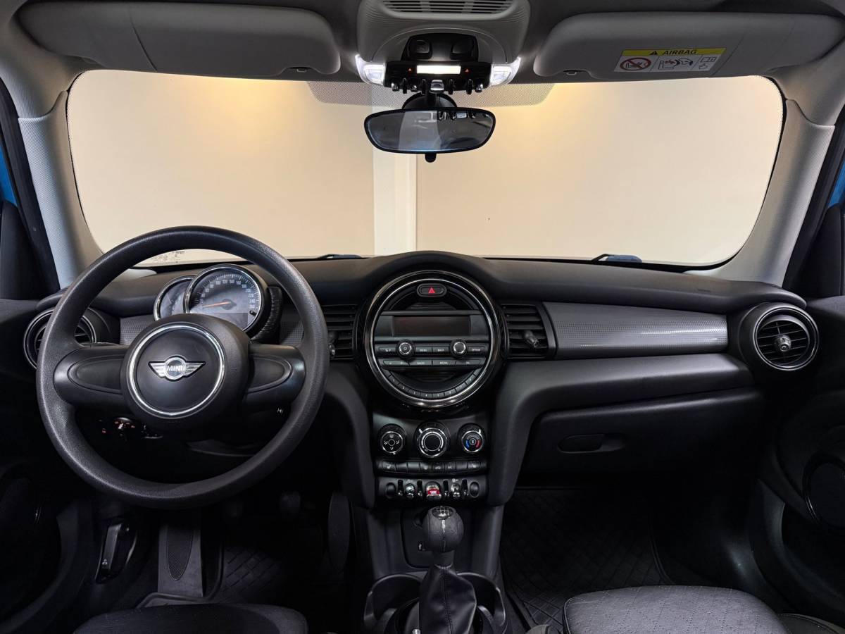MINI 5-Deurs Mini 5-Deurs 1.5 Cooper Serious Business *Pano/Schuifdak* Leder/Alcantara|Stoelverw.|5-Deurs|18” Velgen