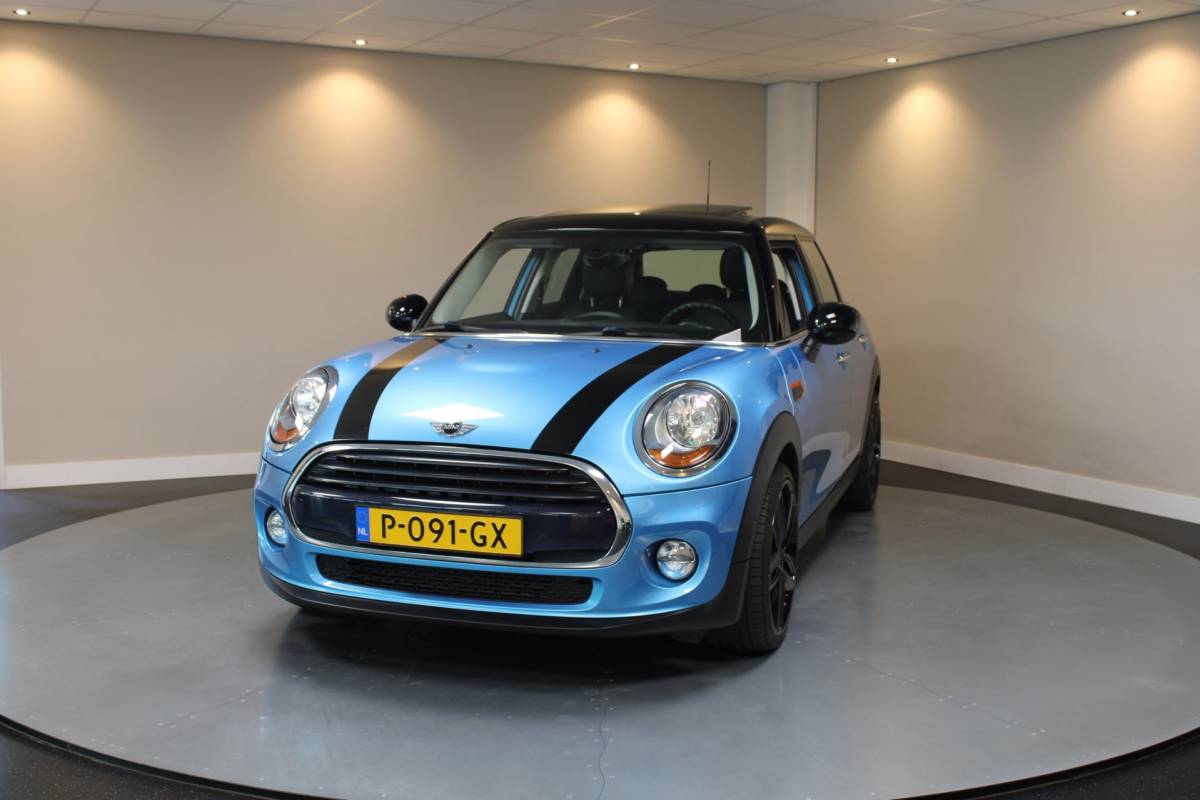 MINI 5-Deurs Mini 5-Deurs 1.5 Cooper Serious Business *Pano/Schuifdak* Leder/Alcantara|Stoelverw.|5-Deurs|18” Velgen