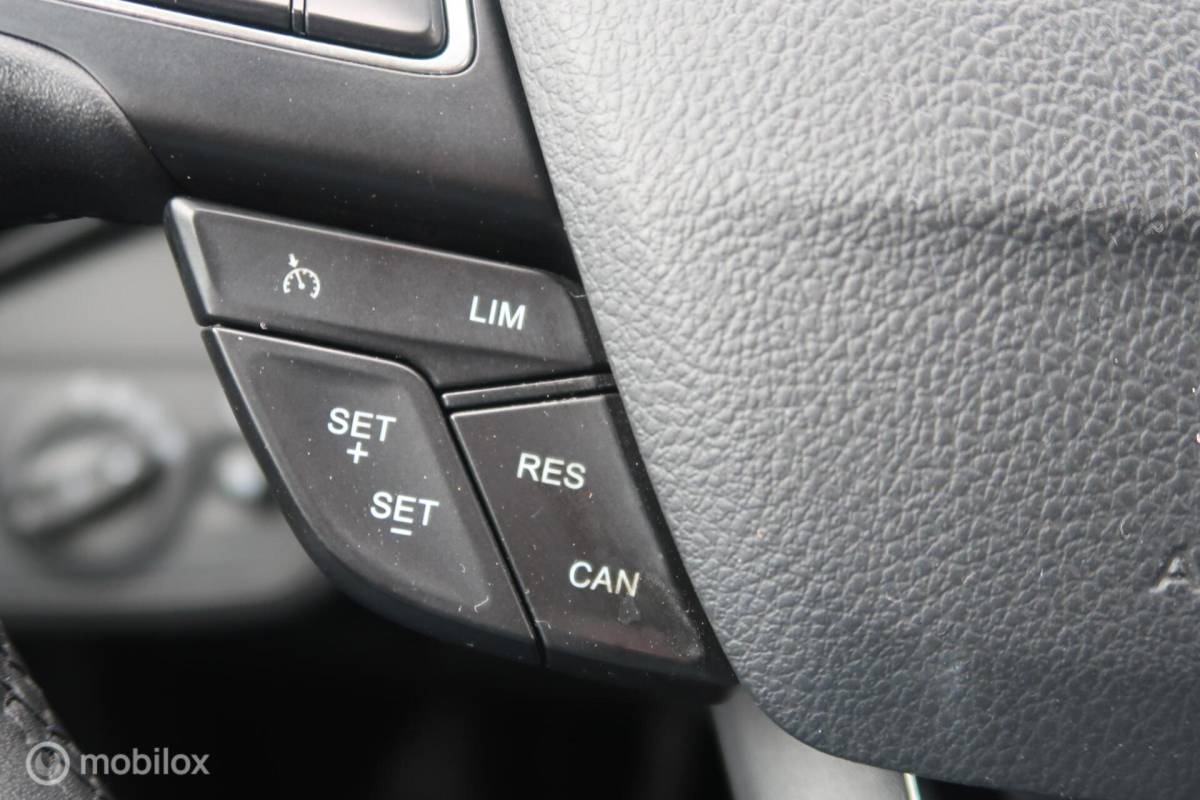 Ford C-MAX Ford C-Max 1.0 Titanium CLIMA, STOELVERWARM, CRUISECONTROL