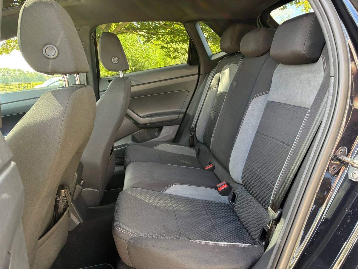 Volkswagen Polo Volkswagen POLO 1.5 TSI R-line | Automaat | Bomvol!! nu €19.975,-!!