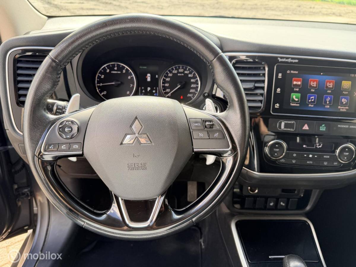 Mitsubishi Outlander Mitsubishi Outlander 2.0 Executive Edition|7 persoons | trekhaak| carplay|