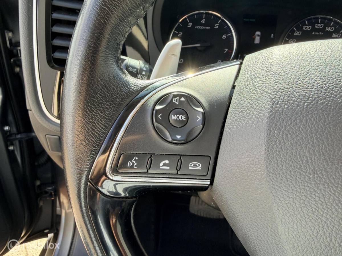 Mitsubishi Outlander Mitsubishi Outlander 2.0 Executive Edition|7 persoons | trekhaak| carplay|
