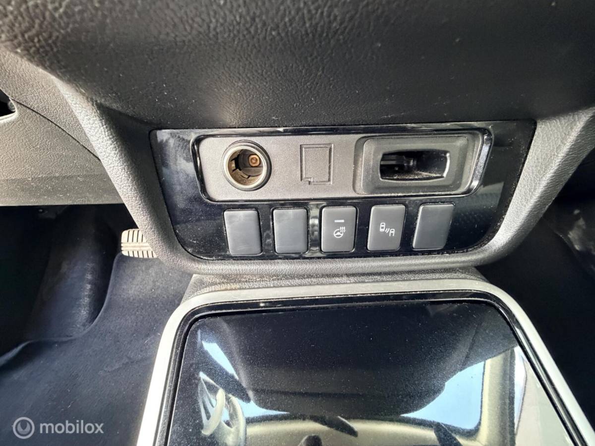 Mitsubishi Outlander Mitsubishi Outlander 2.0 Executive Edition|7 persoons | trekhaak| carplay|
