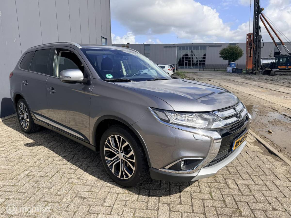 Mitsubishi Outlander Mitsubishi Outlander 2.0 Executive Edition|7 persoons | trekhaak| carplay|