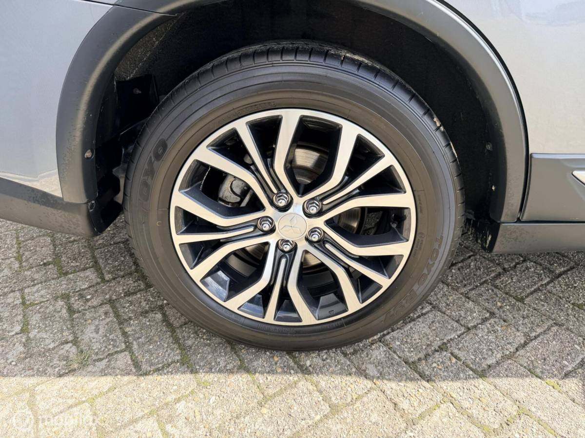 Mitsubishi Outlander Mitsubishi Outlander 2.0 Executive Edition|7 persoons | trekhaak| carplay|
