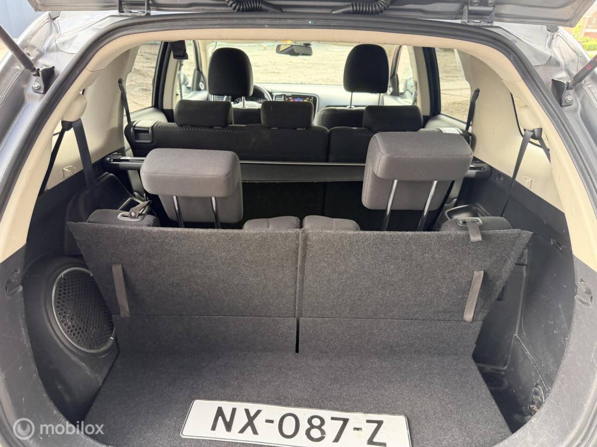 Mitsubishi Outlander Mitsubishi Outlander 2.0 Executive Edition|7 persoons | trekhaak| carplay|
