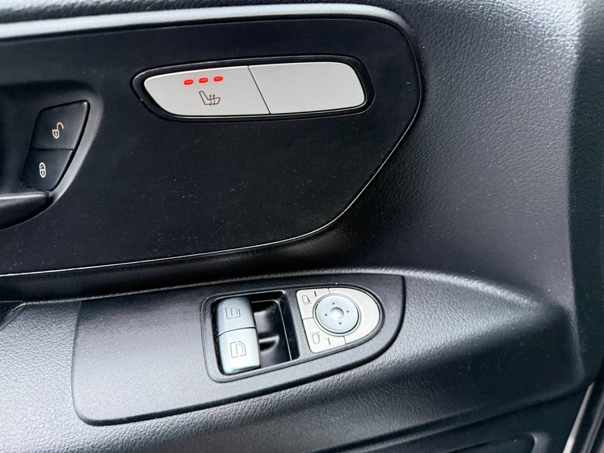 Mercedes-Benz Vito Mercedes-Benz Vito 116 CDI Lang / PDC / Cruise / 3-zits / Airco
