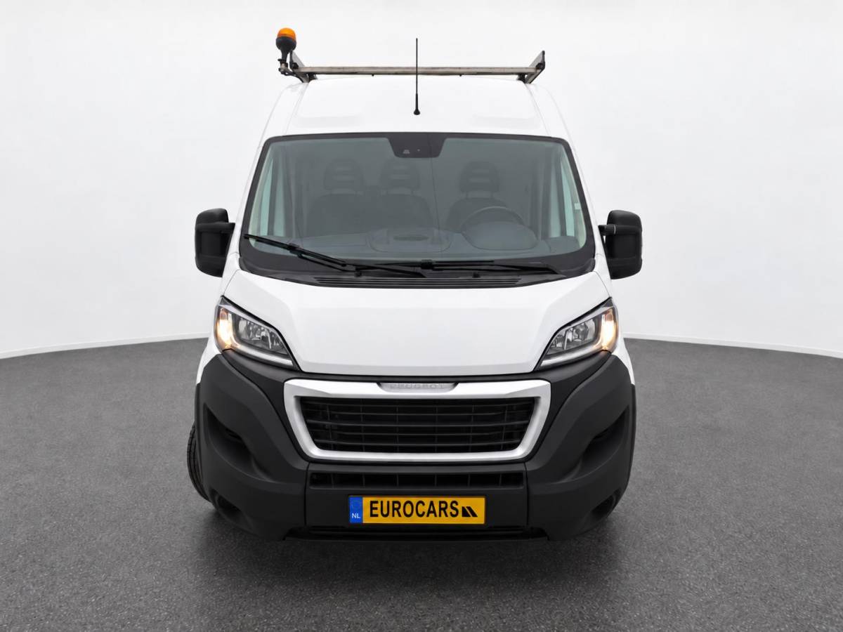 Peugeot Boxer Peugeot Boxer 2.2 BlueHDi 165PK Premium L2H2 Trekhaak Navigatie Camera Airco Bluetooth Cruise Control  Bumperopstap Achter Dakladder Parkeersensoren Lane Warning Departure