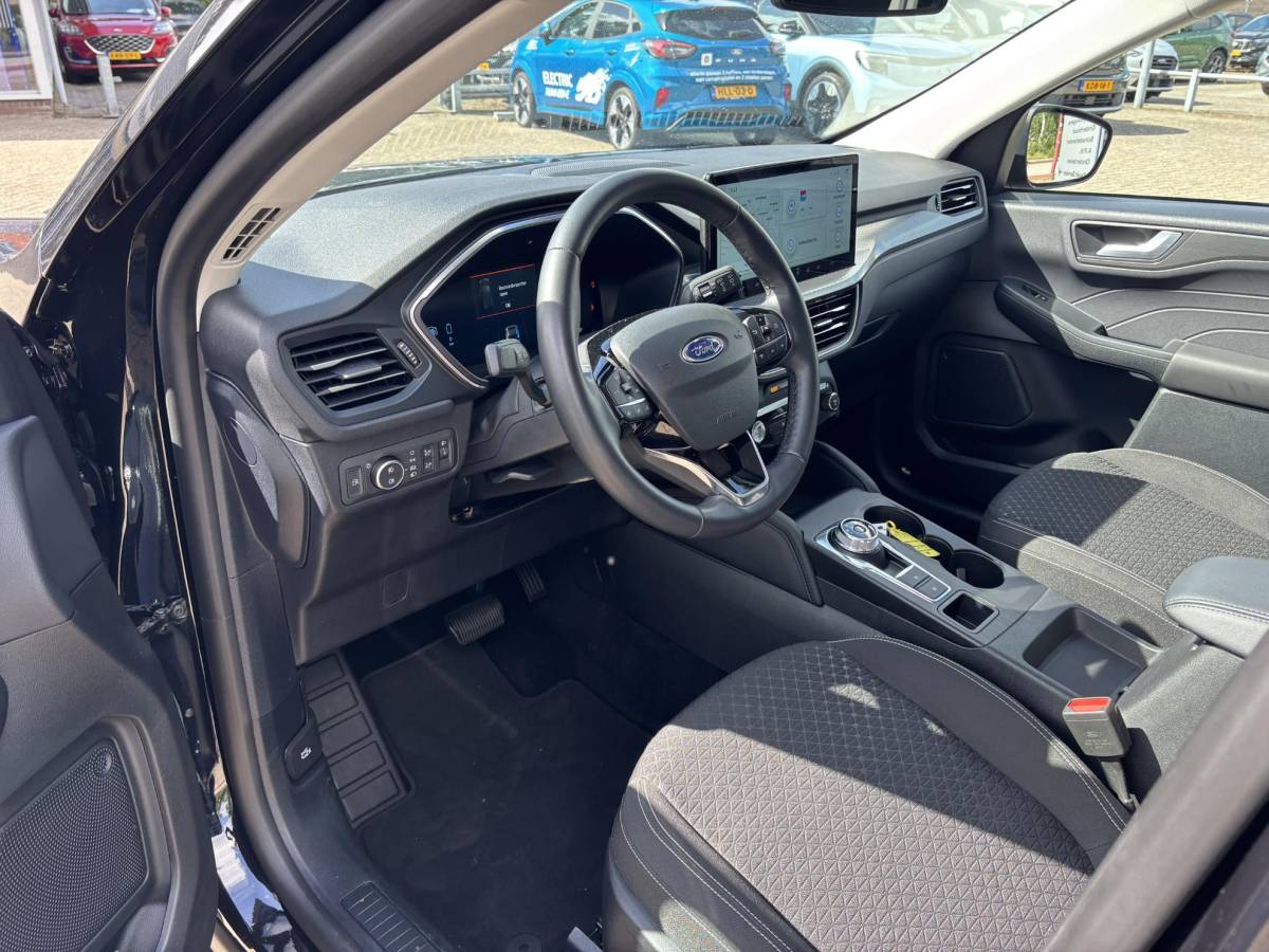 Ford Kuga Ford Kuga 2.5 PHEV Titanium 243pk | Nieuw model | Wegklapbare Trekhaak | Achteruitrijcamera | Cruise control | Navigatie | 2.100kg geremd trekgewicht