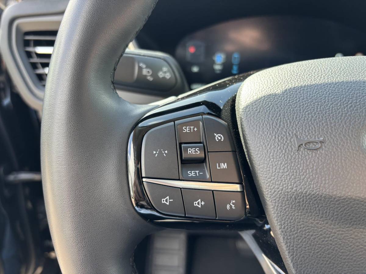 Ford Kuga Ford Kuga 2.5 PHEV Titanium 243pk | Nieuw model | Wegklapbare Trekhaak | Achteruitrijcamera | Cruise control | Navigatie | 2.100kg geremd trekgewicht