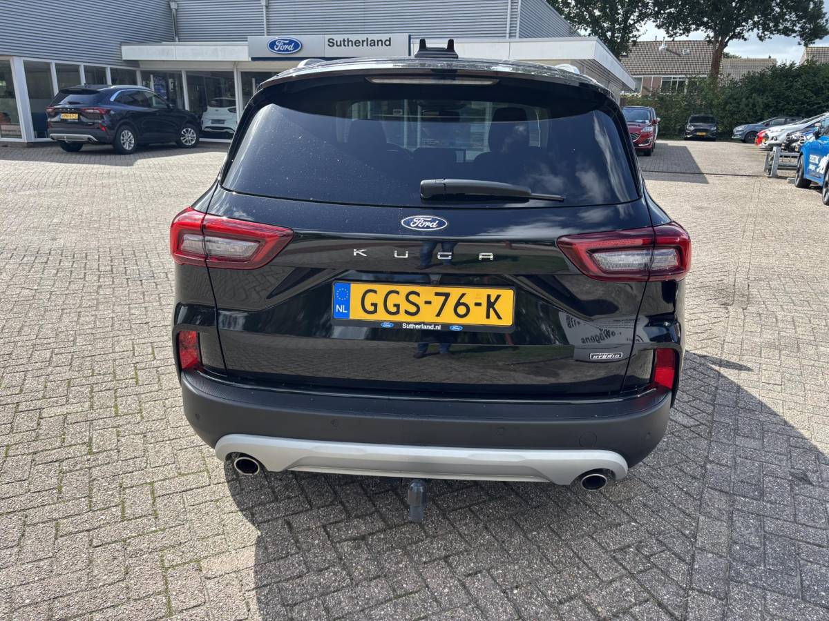 Ford Kuga Ford Kuga 2.5 PHEV Titanium 243pk | Nieuw model | Wegklapbare Trekhaak | Achteruitrijcamera | Cruise control | Navigatie | 2.100kg geremd trekgewicht
