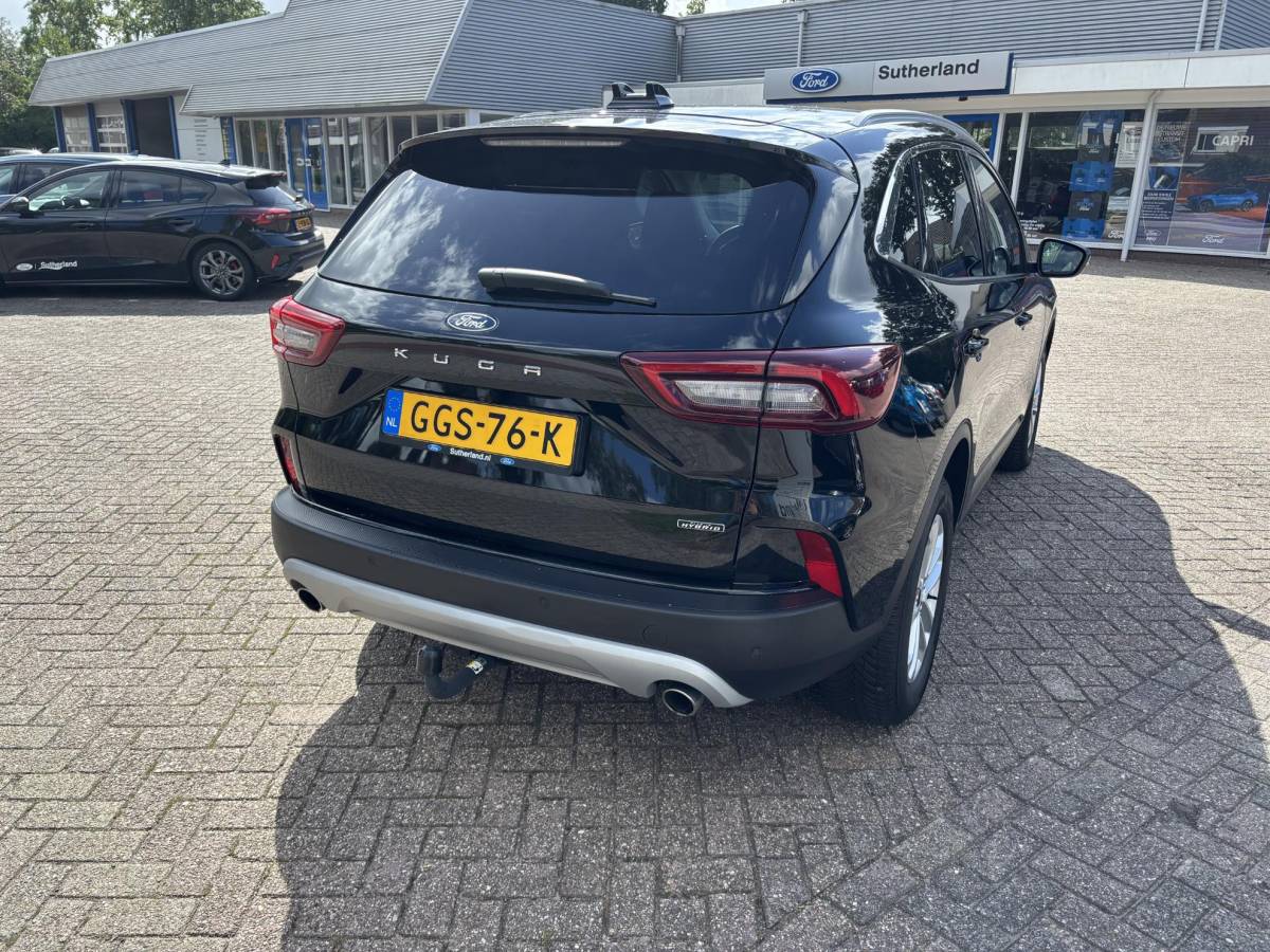 Ford Kuga Ford Kuga 2.5 PHEV Titanium 243pk | Nieuw model | Wegklapbare Trekhaak | Achteruitrijcamera | Cruise control | Navigatie | 2.100kg geremd trekgewicht