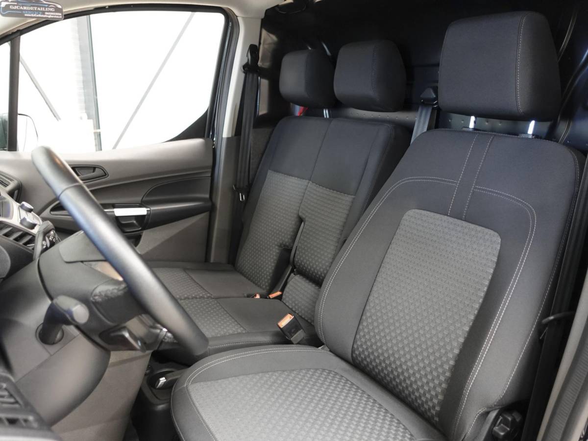 Ford Transit Connect Ford Transit Connect 1.5 EcoBlue Automaat L2 Trend Navigatie Airco Camera Parkeersensoren Cruise Control Trekhaak Betimmering Lichtmetalen Velgen
