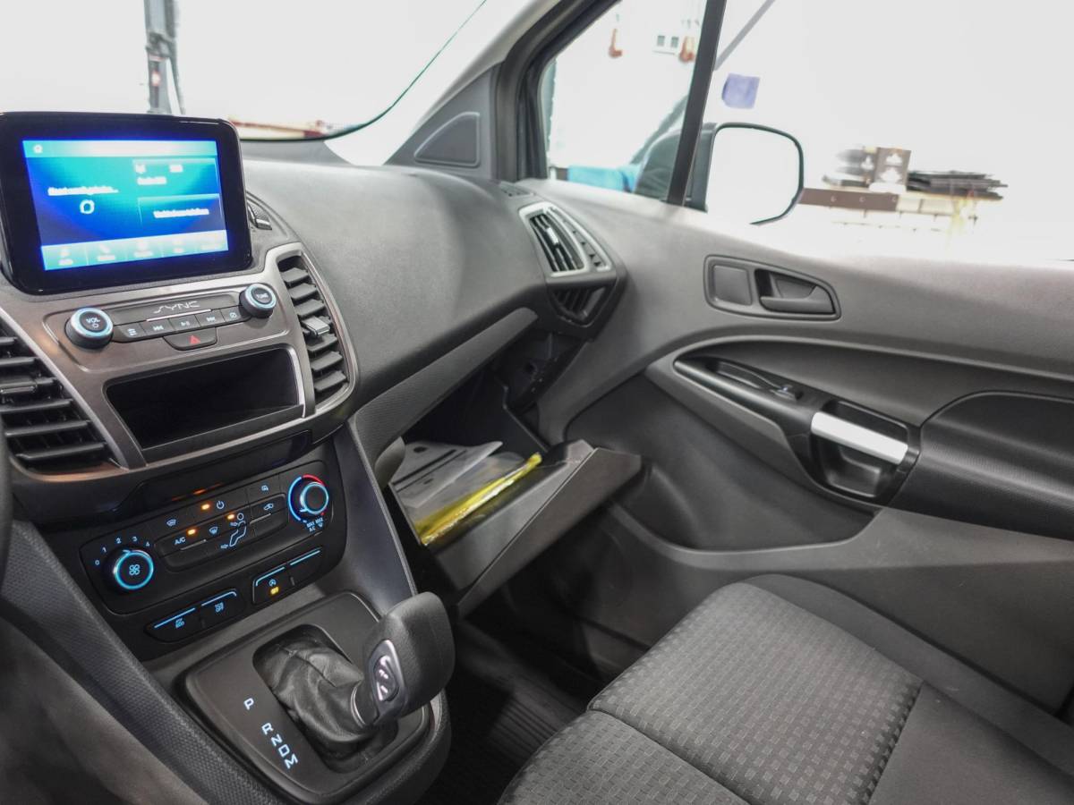 Ford Transit Connect Ford Transit Connect 1.5 EcoBlue Automaat L2 Trend Navigatie Airco Camera Parkeersensoren Cruise Control Trekhaak Betimmering Lichtmetalen Velgen