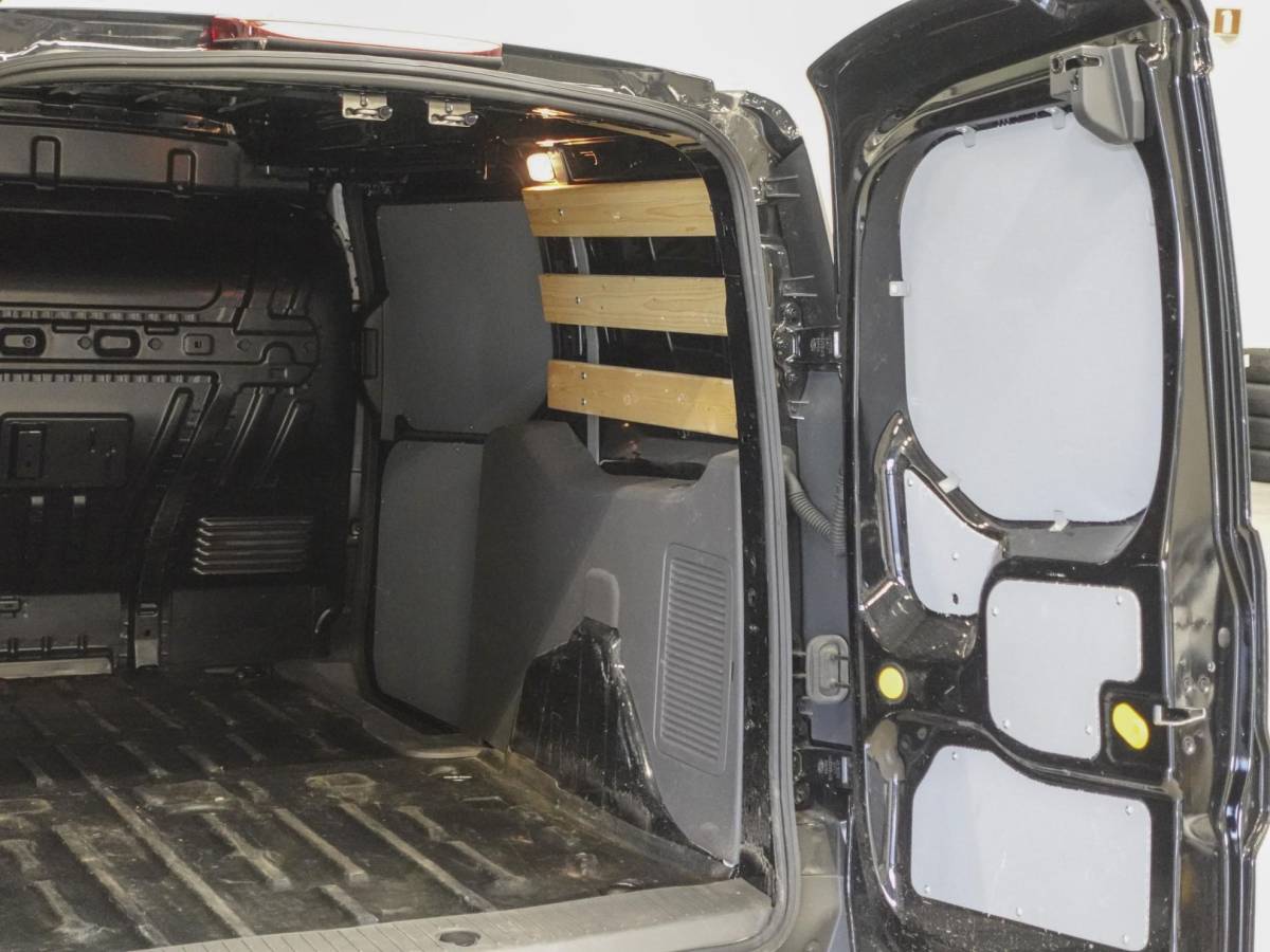 Ford Transit Connect Ford Transit Connect 1.5 EcoBlue Automaat L2 Trend Navigatie Airco Camera Parkeersensoren Cruise Control Trekhaak Betimmering Lichtmetalen Velgen