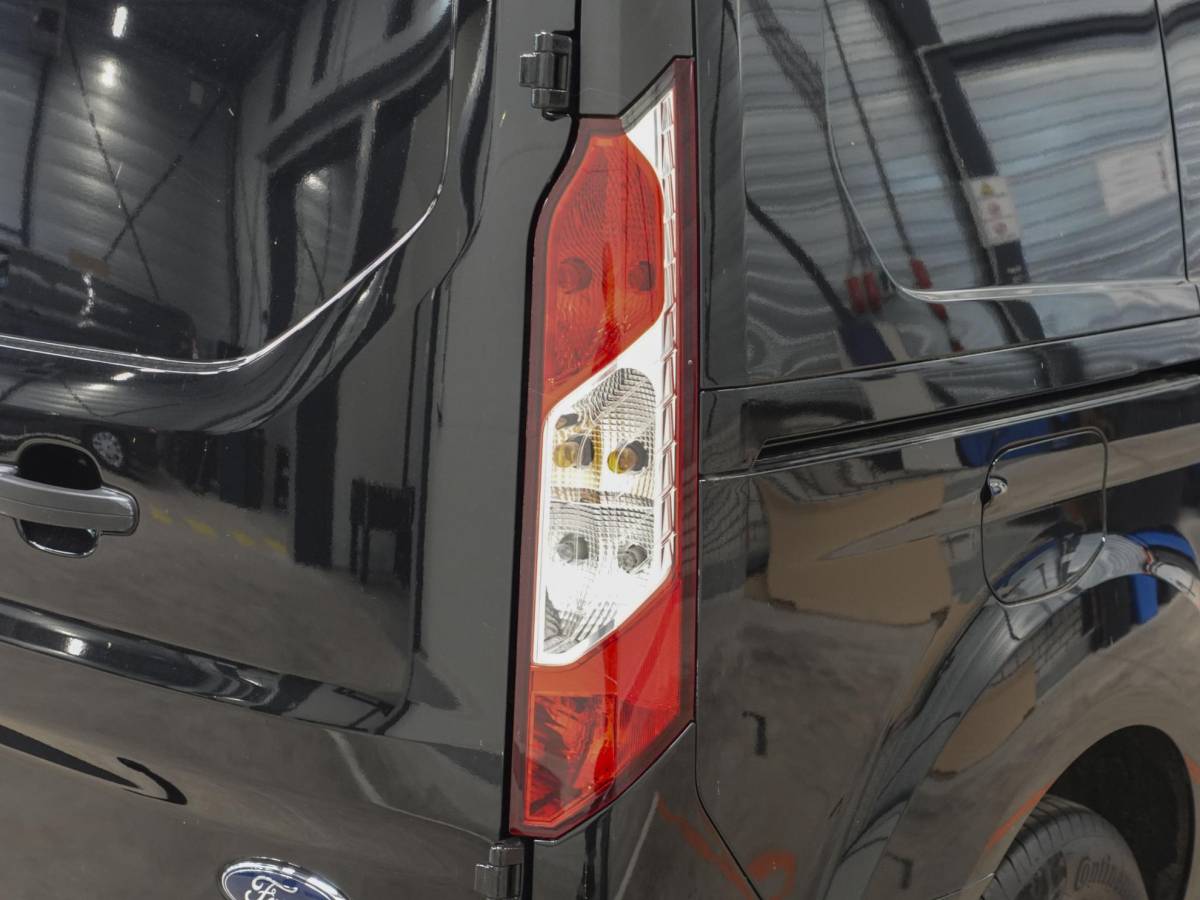 Ford Transit Connect Ford Transit Connect 1.5 EcoBlue Automaat L2 Trend Navigatie Airco Camera Parkeersensoren Cruise Control Trekhaak Betimmering Lichtmetalen Velgen