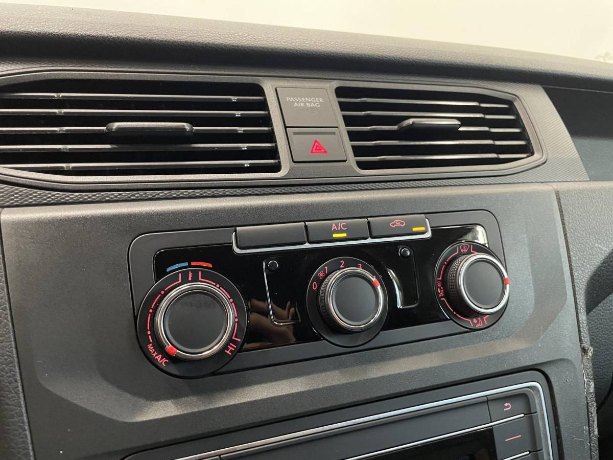 Volkswagen Caddy Volkswagen Caddy 1.4 TGI L2H1 EcoFuel Maxi Comfortline Airco Cruise PDC Verwarmbare voorruit Comfortstoelen Alarm Bluetooth Schuifdeur