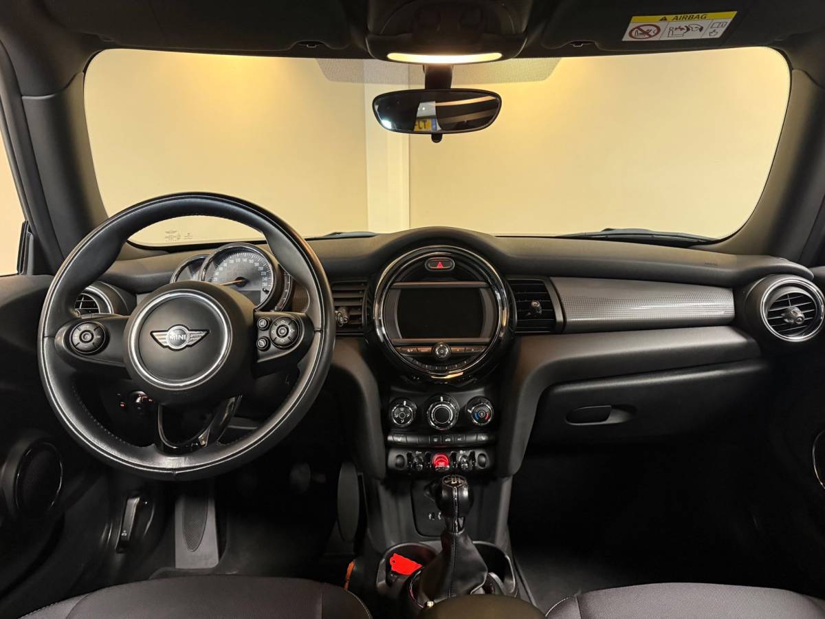 MINI 3-Deurs Mini 3-Deurs 1.5 Cooper Business *Top onderhouden!* Stoelverw.|Cruise|Navi|Neon-ring|PDC|17”|NAP
