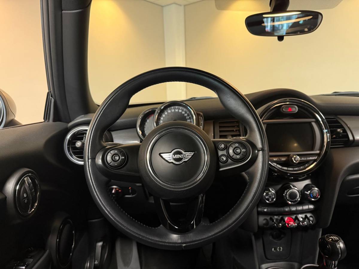 MINI 3-Deurs Mini 3-Deurs 1.5 Cooper Business *Top onderhouden!* Stoelverw.|Cruise|Navi|Neon-ring|PDC|17”|NAP